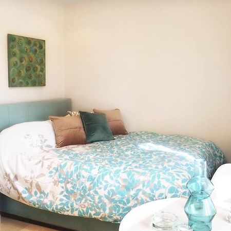 Emerald Mini Suite:Your Deluxe Studio In Kalamaria Thessaloníki Exteriör bild