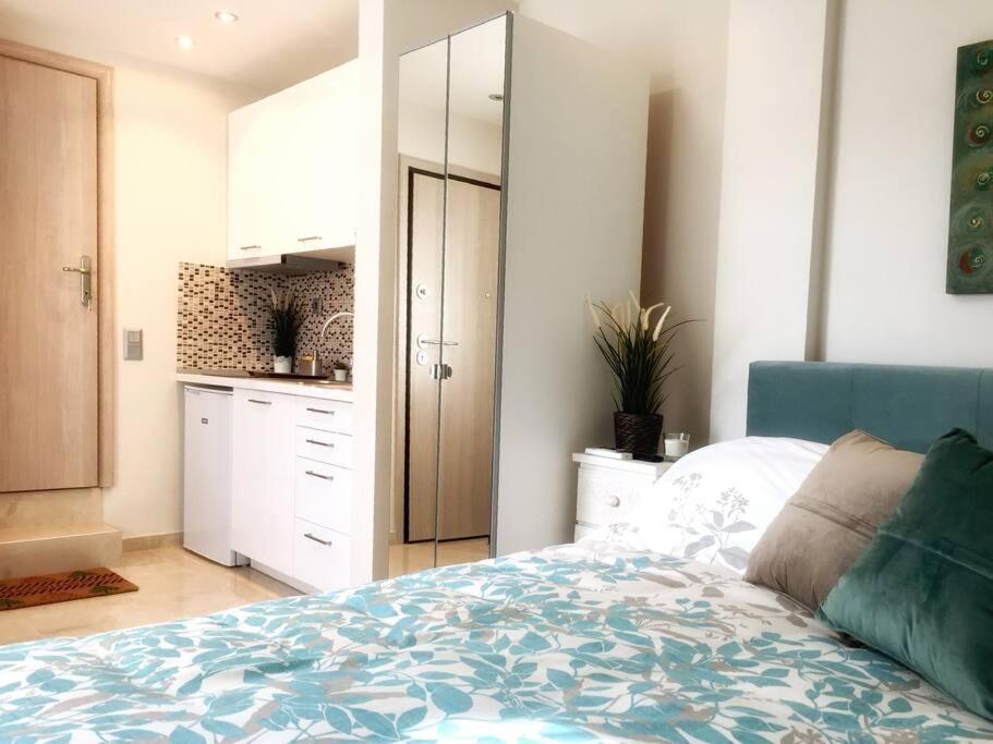 Emerald Mini Suite:Your Deluxe Studio In Kalamaria Thessaloníki Exteriör bild